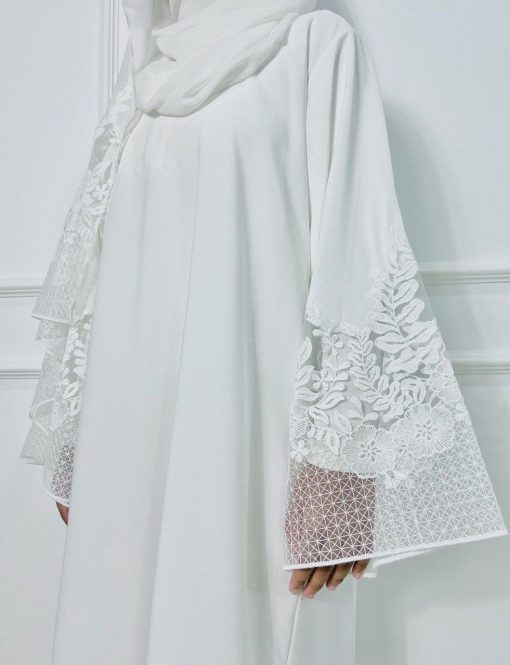 Talbiya in Off-White - Image 3